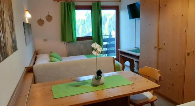 Casa AQ28 sulle piste da sci, Забронировать Отель Отели Livinallongo del Col di Lana с парковкой, Парковка