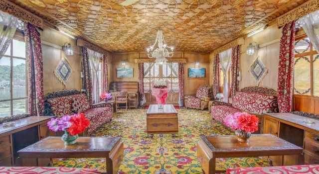 Hollywood Group Of Houseboats By OYO Rooms, Забронировать Отель Сринагар Jammu & Kashmir Ski