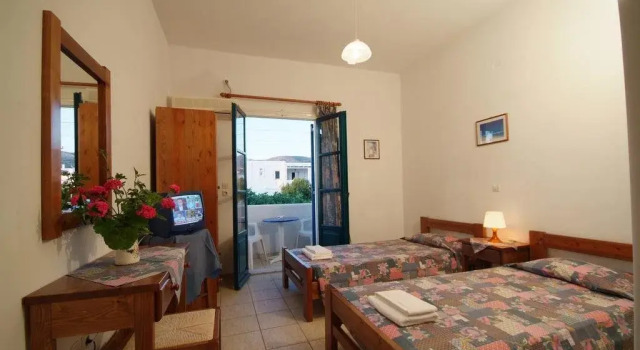 Apostolis Studios, Prenota Hotel Aliki Paro