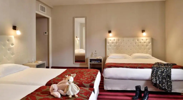 Четырёхместный номер Comfort Hôtel Fesch & Spa