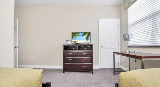 3 Bed Town Home With Splash Pool! 3 Bedroom Townhouse by RedAwning