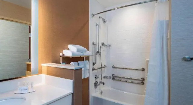 Четырёхместный номер Standard Fairfield by Marriott Inn & Suites Palm Desert Coachella Valley