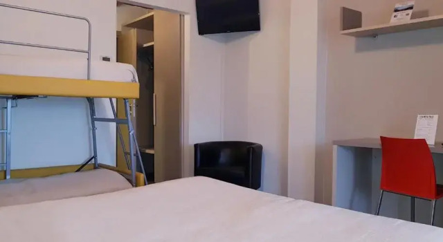 Четырёхместный номер Standard с видом на озеро Stampa 1968 Hotel e Ristorante