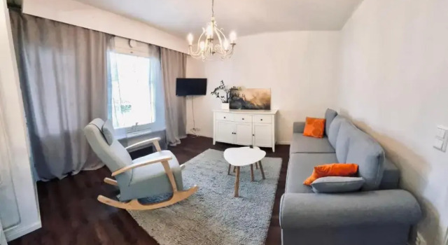 Cozy house with sauna 10 min walk to Santa Claus Village, Buchen Sie Ferienwohnung Hotels in Lappland mit Parkplatz, Parkplätze