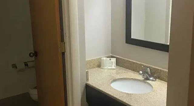 Одноместный люкс Country Inn & Suites by Radisson, Indianapolis East, IN