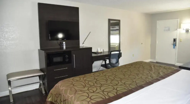 Номер Standard Days Inn by Wyndham Goose Creek