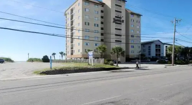 Xanadu Iii Penthouse 2 Condo, Забронировать Апартаменты/квартира Отели Норт-Миртл-Бич с парковкой, рядом с Парк развлечений OD Pavilion, Парковка