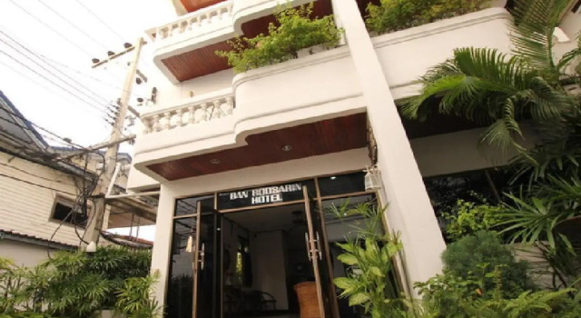 Baan Busarin Hotel