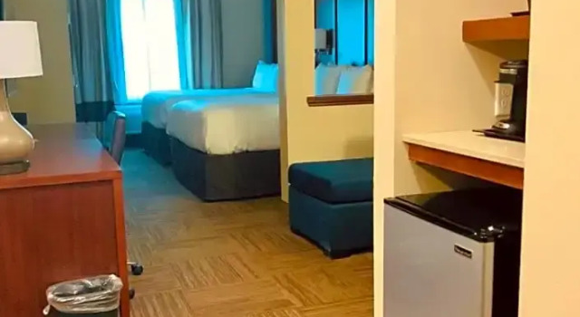 Четырёхместный номер Standard Comfort Suites Cedar Park - Austin Northwest