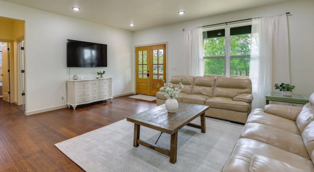 Коттедж Bella Vista Vacation Rental on The Back 40 Trail!