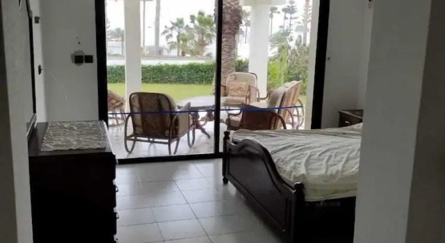 Villa Dyr, Rezerwuj Willa Hotele w Tanger-Tetouan z parkingiem, Parking