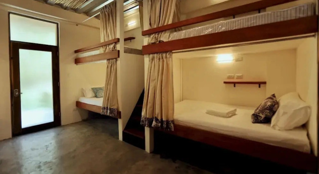 Кровать в общем номере LaFinca Hostel Siargao