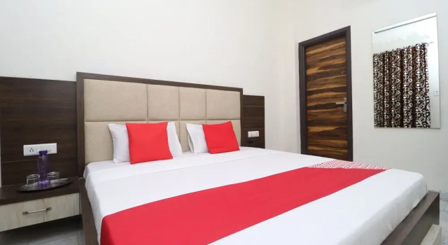 Hotel Indigo by OYO Rooms, Book Hotel Amritsar Punjab