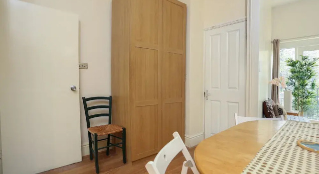 3 Bed Kensington Apartment with Balcony, Varaa Huoneisto Asunnot kohteessa Merseyside, Huoneisto
