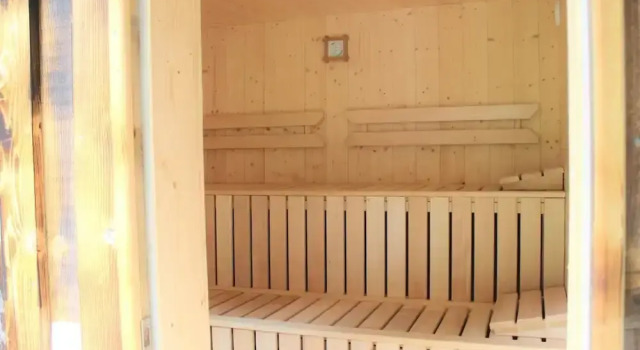 Quaint Alpine hut in the Stubaital With Sauna, Rezerwuj Chalet Hotele w Tyrol z parkingiem, Parking