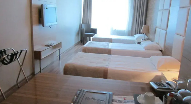Трёхместный номер Standard с балконом Derpa Suite Hotel Osmanbey