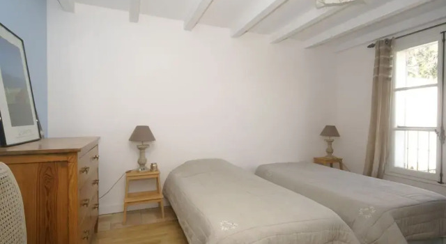 Atmospheric Villa in Pottery Town Salernes , Near Many Lovely Villages, Забронировать Вилла Виллы Овернь-Рона-Альпы, Вилла