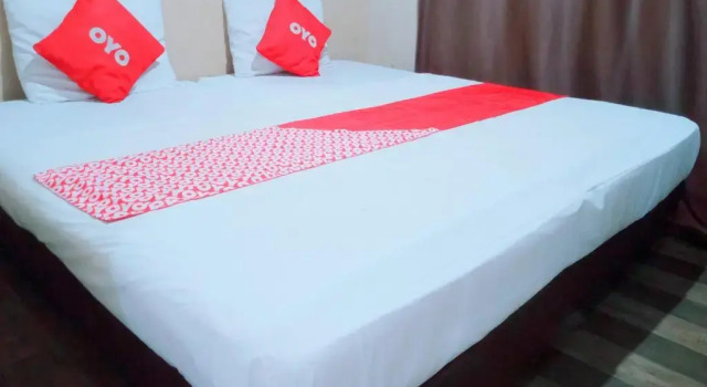 Номер Standard OYO 91876 Hotel Putri Gading 2