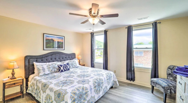 Коттедж Bright Boone Home: Walk to Appalachian State!