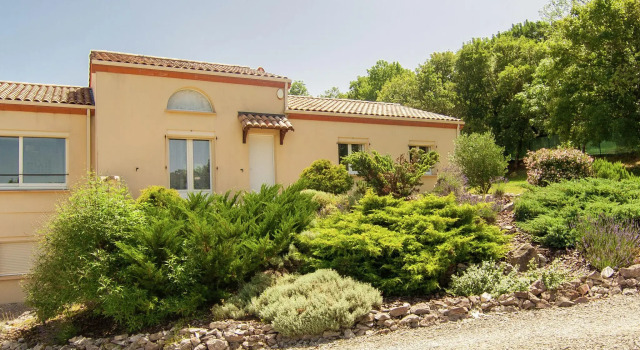 Peaceful Villa in Calamane with Private Swimming Pool, Rezerwuj Willa Hotele 3-gwiazdkowe w Calamane, 3*