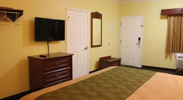 Двухместный люкс с 2 комнатами Motel 6 South Gate CA