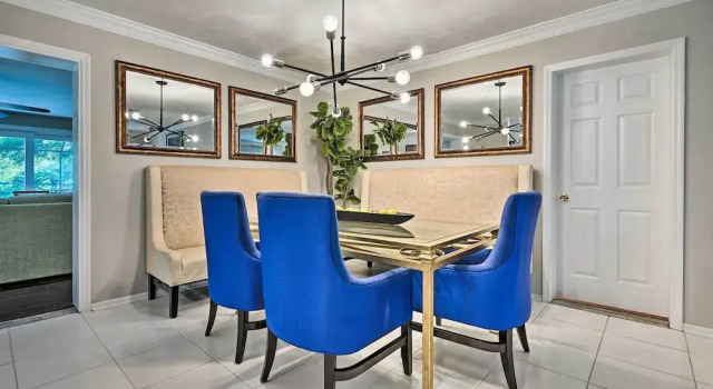 Коттедж с 4 комнатами Huge Lutz Family Retreat w/ Game Room & Pool!
