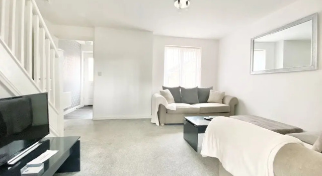 Ammaculate 3 Bedroom Property Near Caltic Manor, Book Vacation Home Newport Gwent, near Coldra Woods