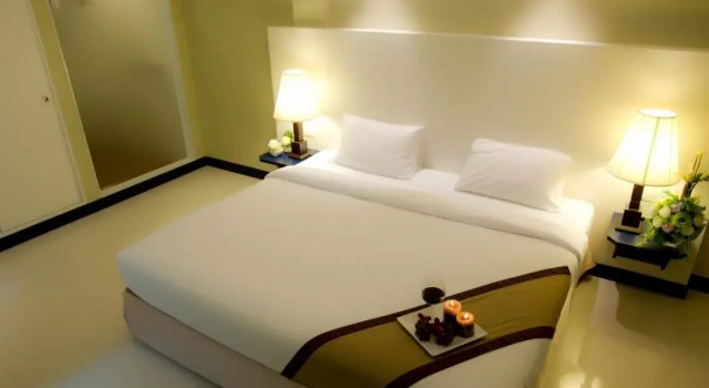 Fourteen Again Hotel