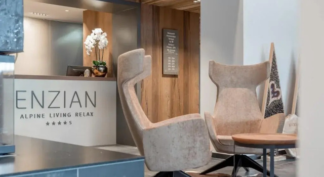 Alpenhotel Enzian, Rezerwuj Hotel Hotele w Tyrol ze śniadaniem, Śniadanie