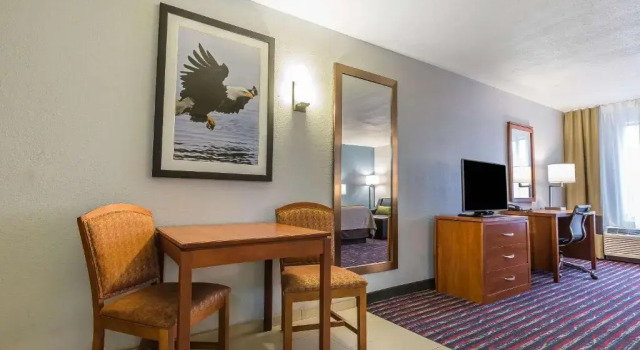 Люкс Comfort Inn Alton near I-255