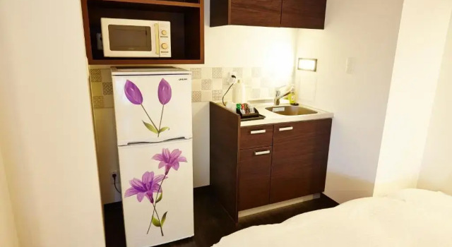 Четырёхместный номер Karaoke Hotel Sanrriott Kitahama