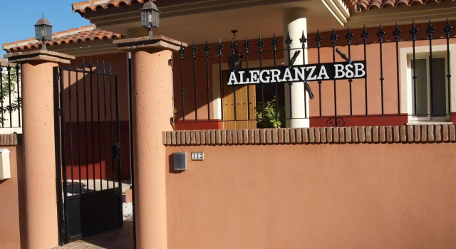 Alegranza Bed & Breakfast, Забронировать Отель Отели провинции Малаги с бассейном, Бассейн
