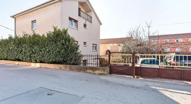Cozy Holiday Home in Zadar With a Garden, Забронировать Отель Отели Задар 3 звезды, рядом с Old Port of Foša, 3*