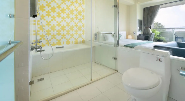 Двухместный номер Economy Цокольный этаж с балконом и с видом на озеро Hu Yue Lakeview Hotel