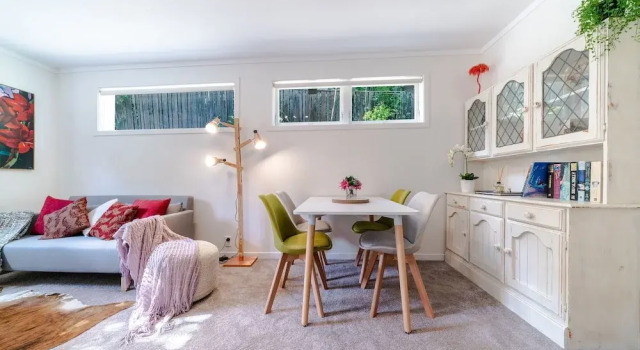 Fantail 2 Bedroom Unit walk to Beach & Park, Забронировать Отель Отели Норт-Окленда 4 звезды, 4*