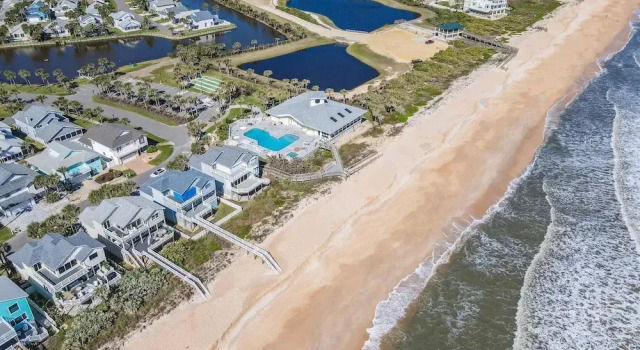 Sea Colony Cottage - Beachside Cottage in Beachfront Community w Pool, Забронировать Дом для отпуска Коттеджи Палм-Кост, Коттедж