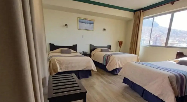 Трёхместный номер Deluxe с видом на город Hotel Sagarnaga