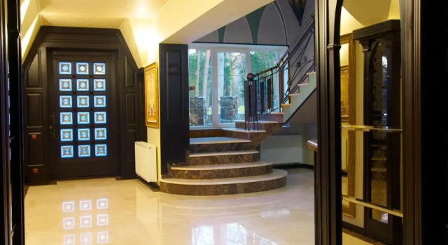 Sherwood, Rezerwuj Hotel Dolgomostiska Lwów