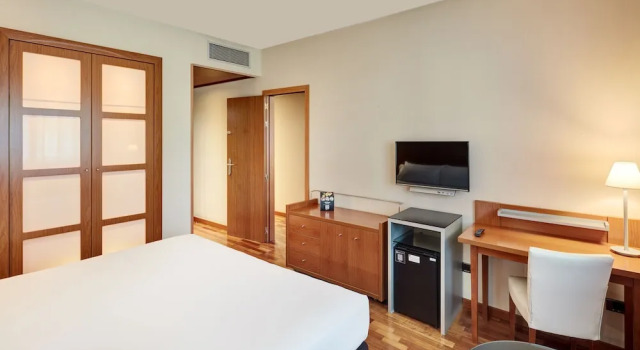 Номер Superior Sercotel AB Rivas