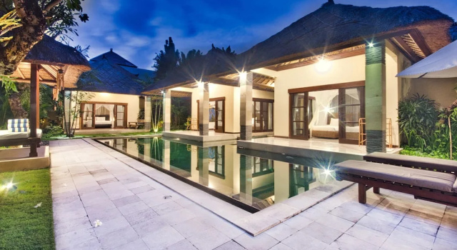 Вилла с 4 комнатами Villa Cinta
