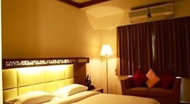 Bangkok Sahara Hotel, Забронировать Отель Отели Бангкока 3 звезды, рядом с Улица Араб-стрит, 3*