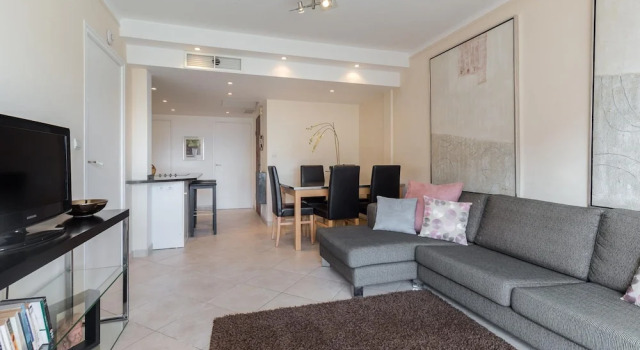 Modern 3 Bedroom 3 Bathroom Apartment for Rent Near Cannes Old Town Walking Distance to Palais - 2000, Забронировать Апартаменты/квартира Апартаменты Канн, рядом с Церковь Нотр-Дам-д'Эсперанс, Апартаменты/квартира