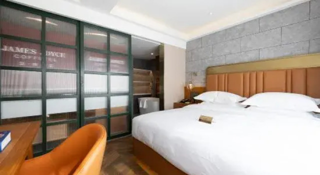 Люкс James Joyce Coffetel Hotel (Lanzhou University of Finance and Economics)