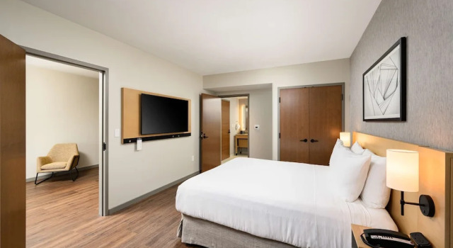 Люкс Standard Hyatt Place Albany Downtown