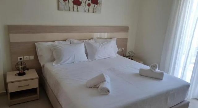 Chrysanthe's Apartments No2
