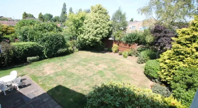 Nicely decorated 3 bedroom house near Heathrow, London, Boek Hotel Hotels in Groot-Londen met parkeren, Parkeren