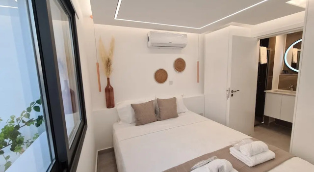 Phaedrus Living: Venus Seaview Lighthouse Villa