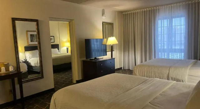 Люкс Holiday Inn & Suites Springfield - I-44 by IHG