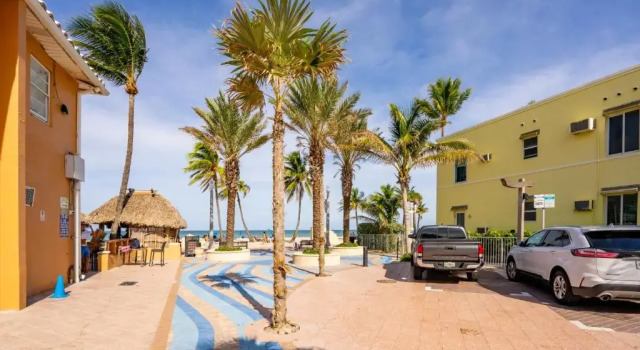 Двухместный люкс Deluxe The Surf Hollywood Beach