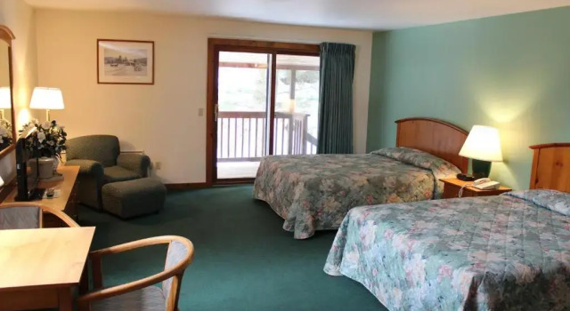 Двухместный номер Standard с балконом Nootka Lodge